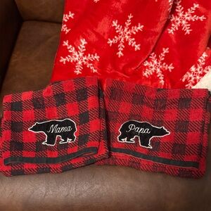 Set of Mama and Papa Bear Hand Towels